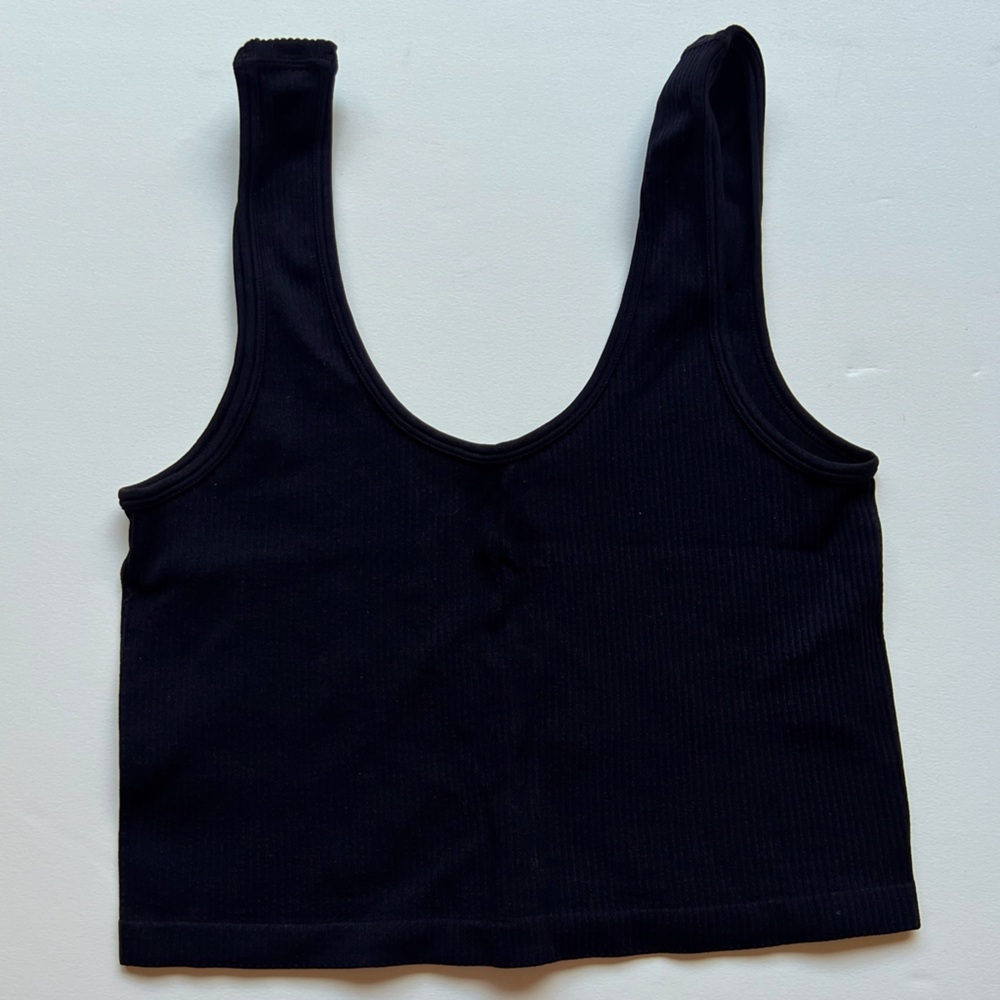 Black Cropped Tank